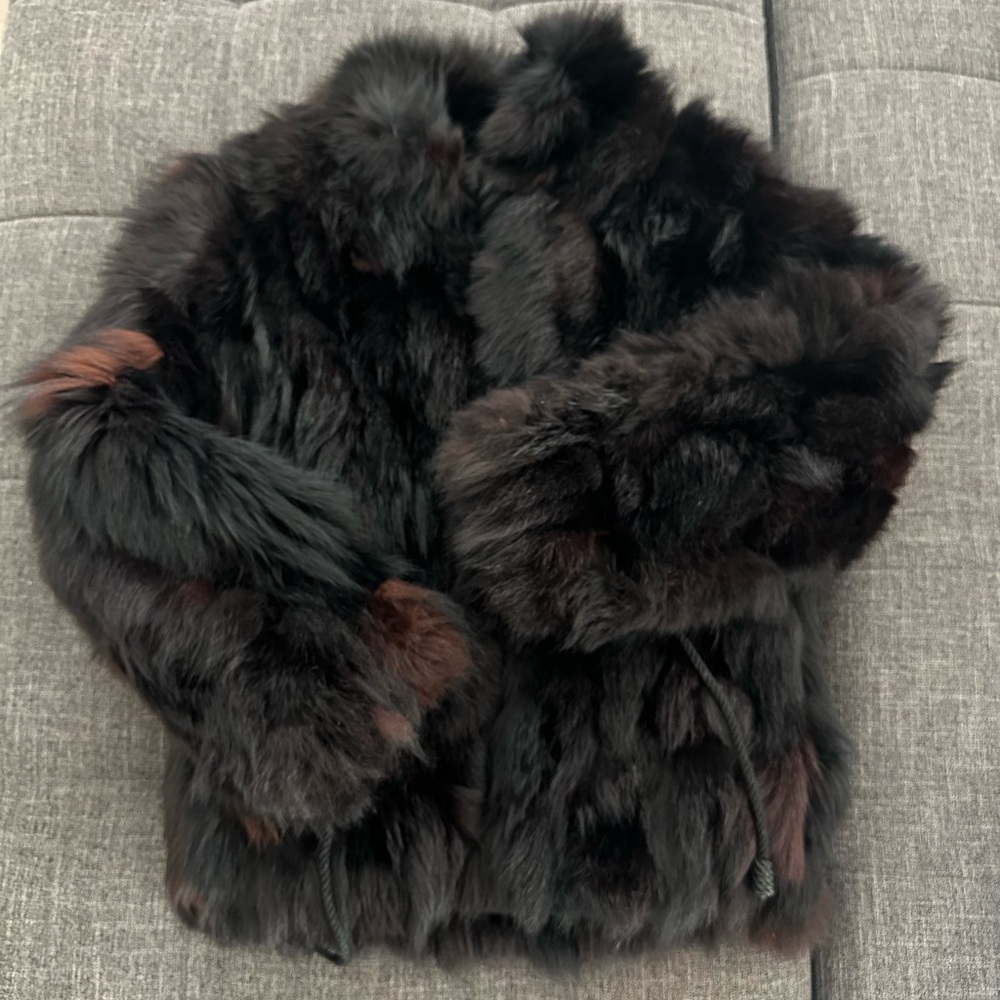 Evan’s Black Fur Coat (real)